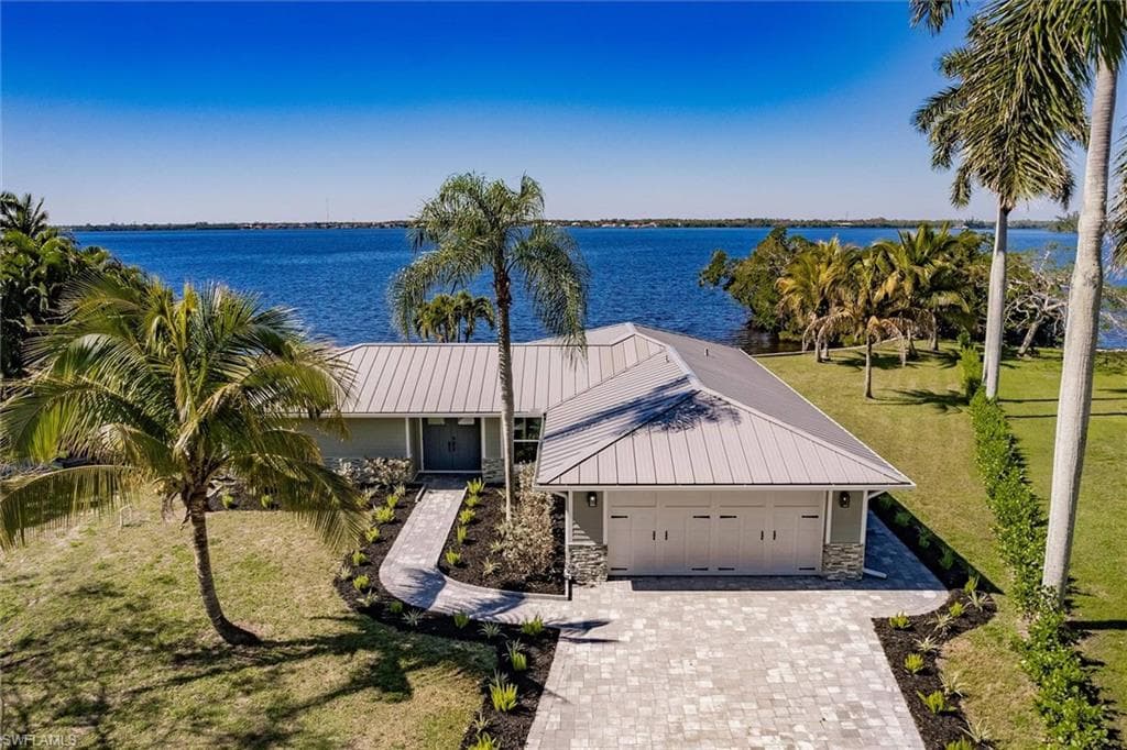 138 Riverview Rd, Fort Myers, FL 33905-1