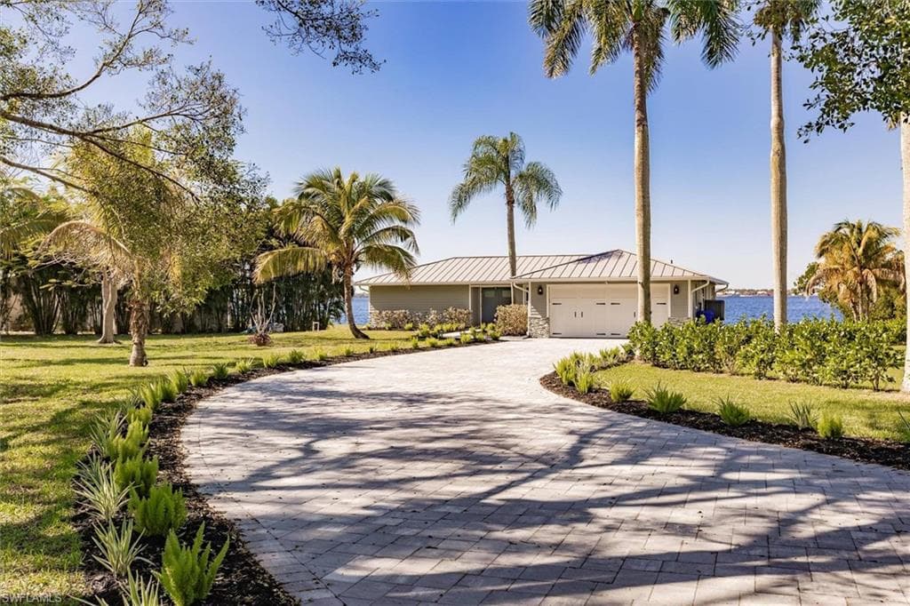 138 Riverview Rd, Fort Myers, FL 33905-2