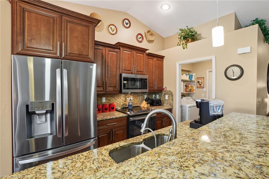 2602 2nd Ave, Cape Coral, FL 33909-16