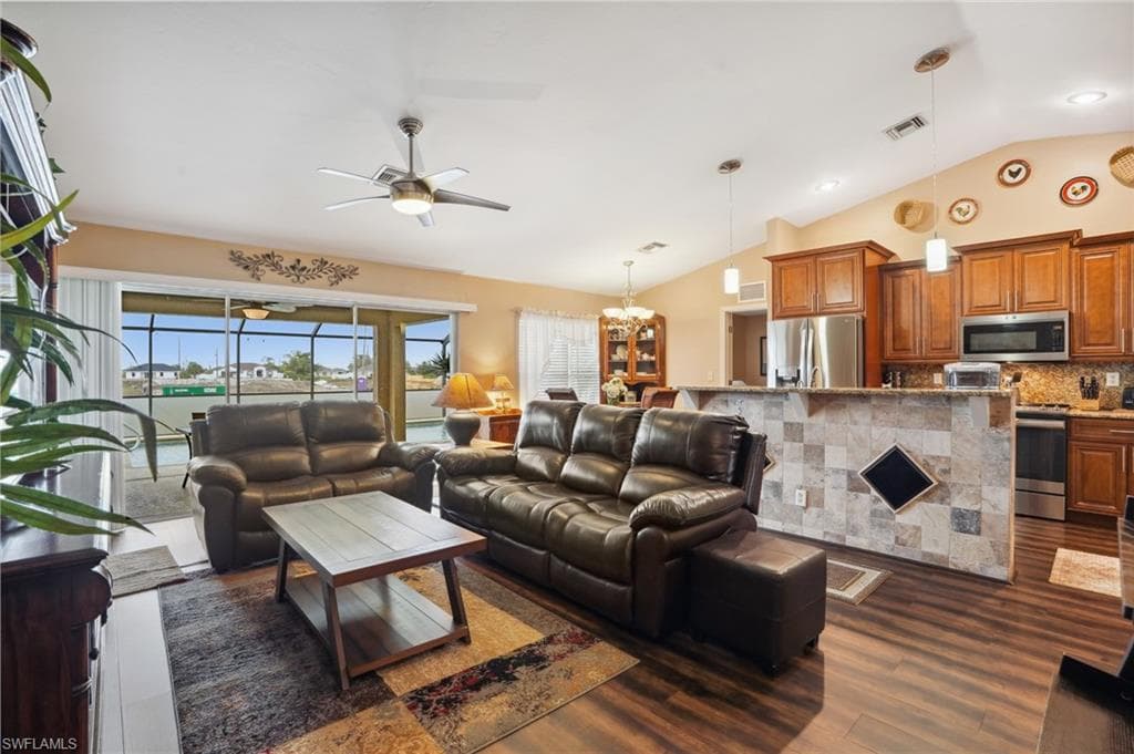 2602 2nd Ave, Cape Coral, FL 33909-8