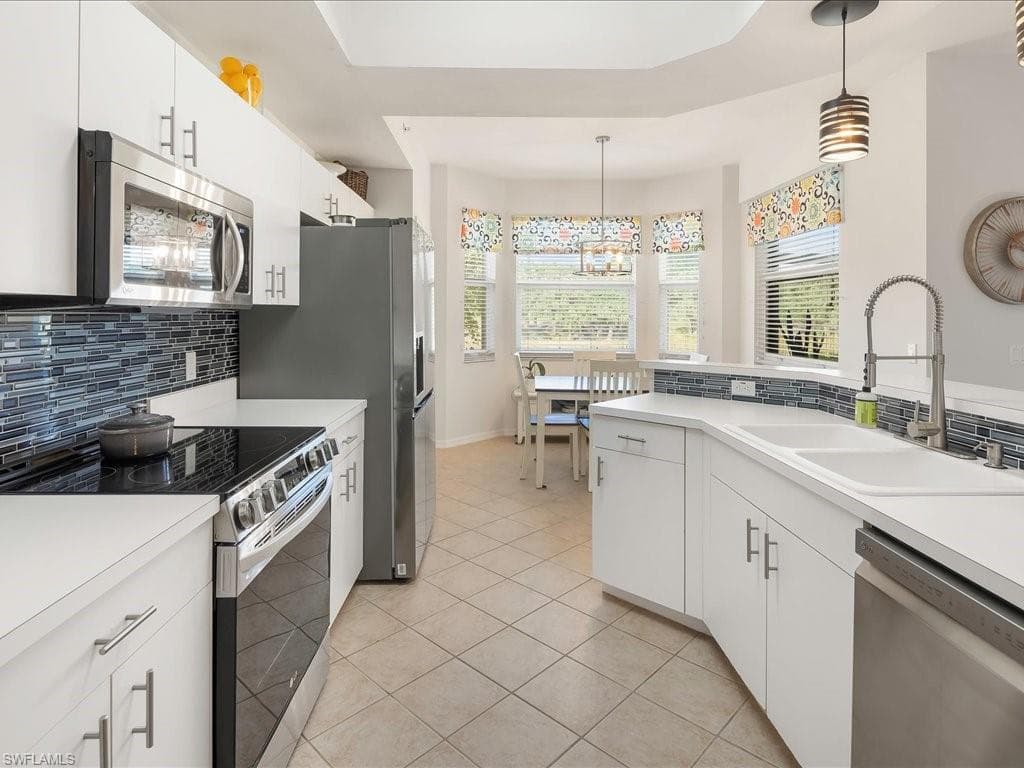2815 Cypress Trace Cir 103, Naples, FL 34119-6