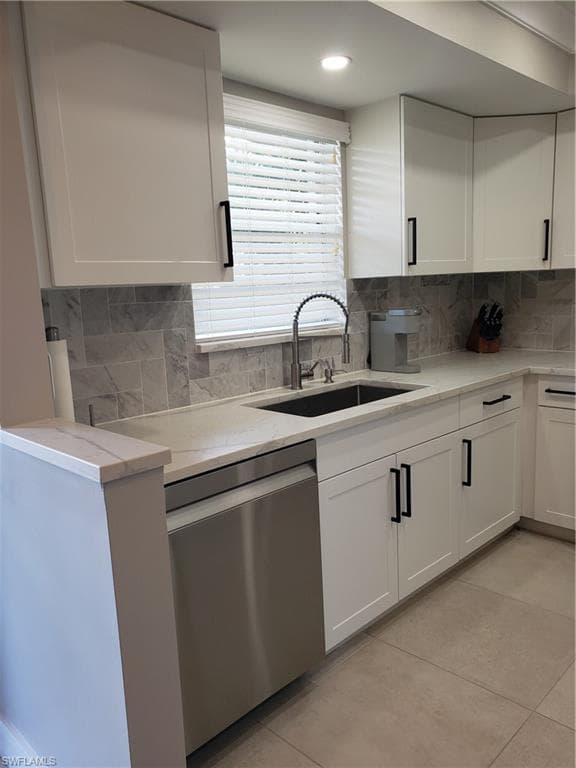 5435 Rattlesnake Hammock Rd E-102, Naples, FL 34113-4