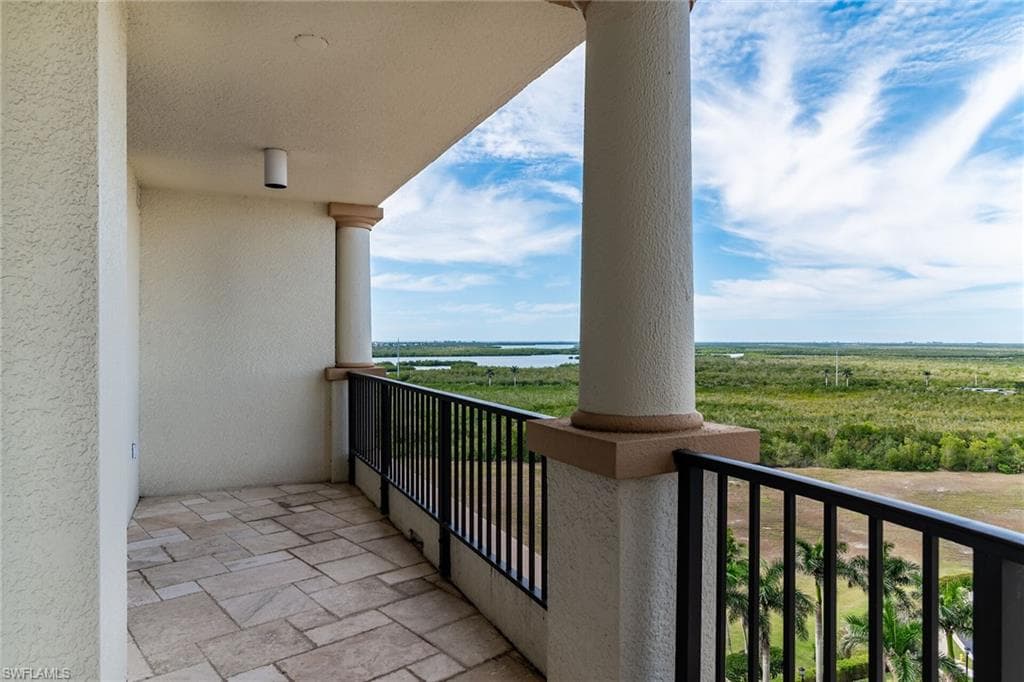 1050 Borghese Ln 1004, Naples, FL 34114-35