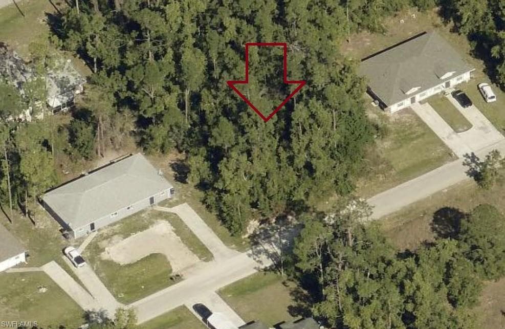 2424/2426 Joe Ave S, Lehigh Acres, FL 33973-2