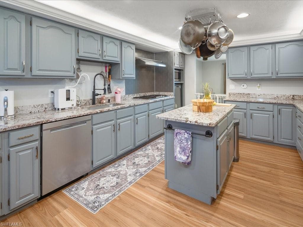 2550 16th Ave NE, Naples, FL 34120-13