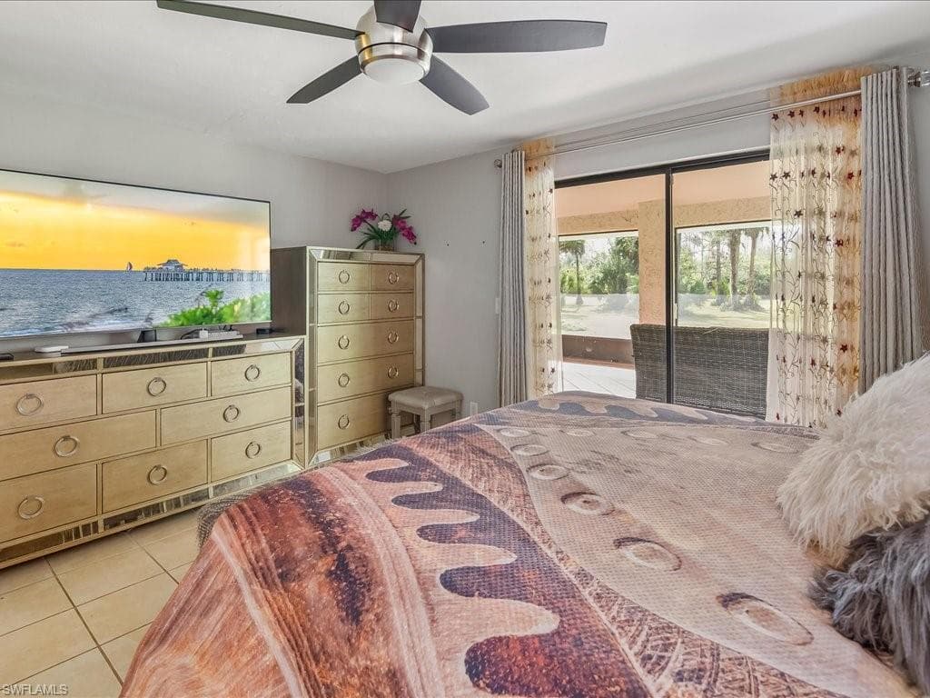 2550 16th Ave NE, Naples, FL 34120-25