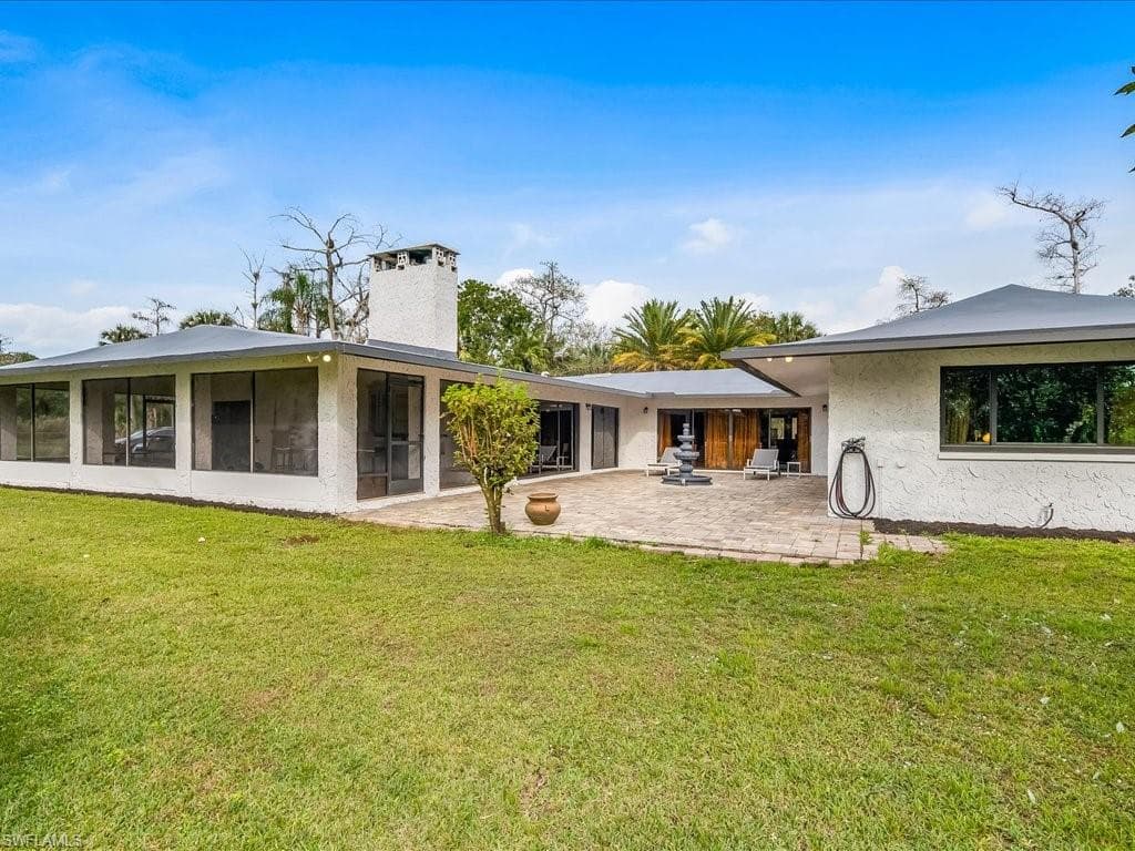 2550 16th Ave NE, Naples, FL 34120-34