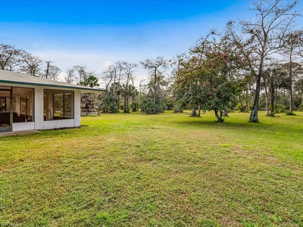 2550 16th Ave NE, Naples, FL 34120-37