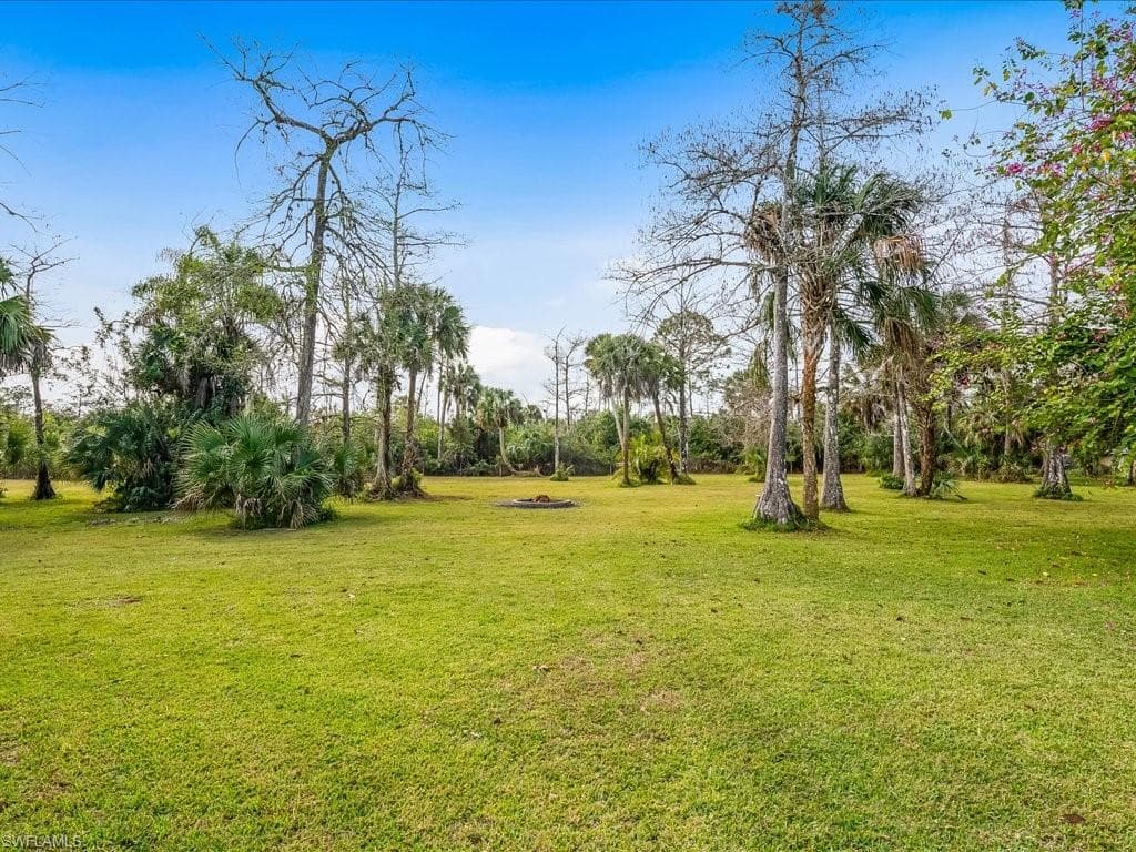2550 16th Ave NE, Naples, FL 34120-38