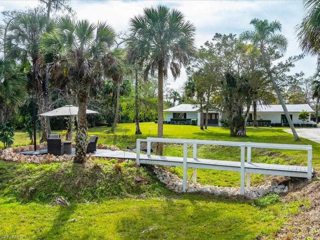 2550 16th Ave NE, Naples, FL 34120-5