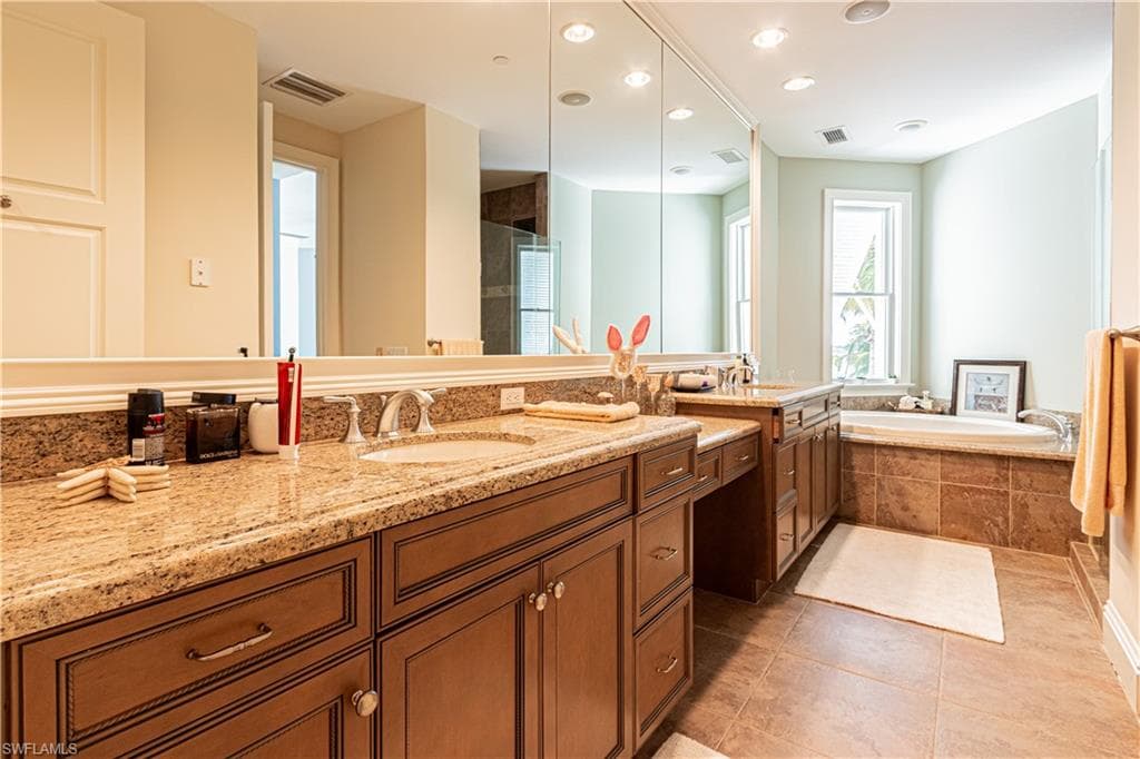 1001 10th Ave S F2, Naples, FL 34102-26