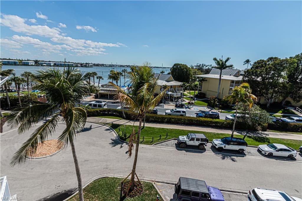 1001 10th Ave S F2, Naples, FL 34102-37
