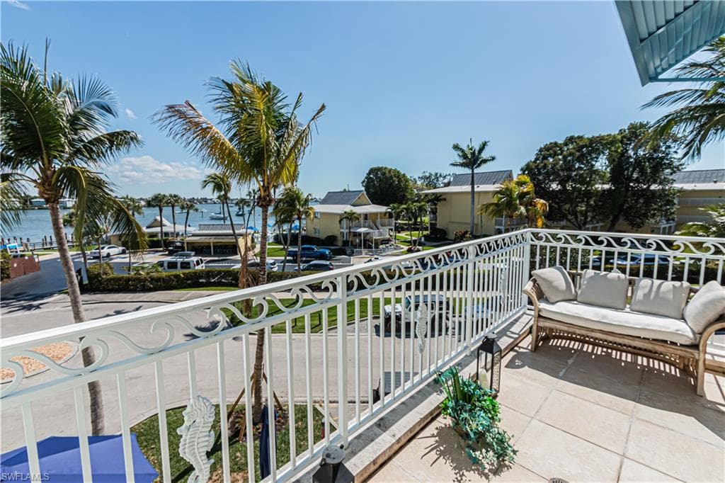 1001 10th Ave S F2, Naples, FL 34102-48