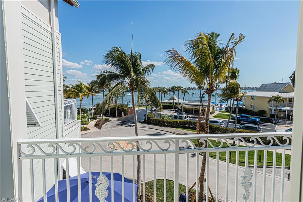1001 10th Ave S F2, Naples, FL 34102-6