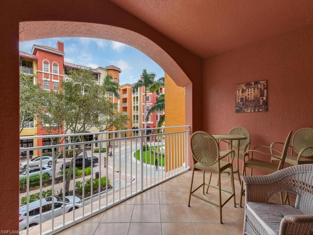 410 Bayfront Pl 2206, Naples, FL 34102-10