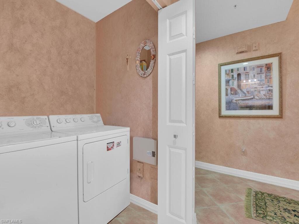 410 Bayfront Pl 2206, Naples, FL 34102-20