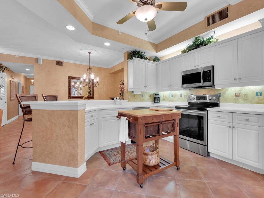 410 Bayfront Pl 2206, Naples, FL 34102-6