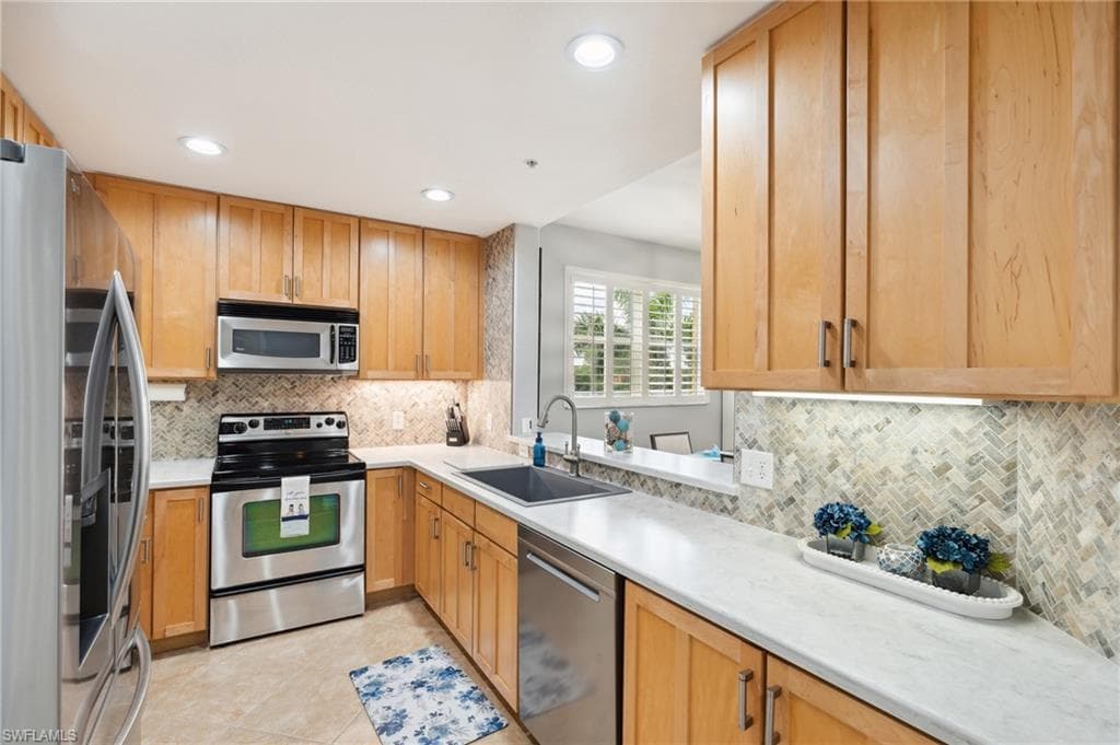 6816 Sterling Greens Pl 1301, Naples, FL 34104-4