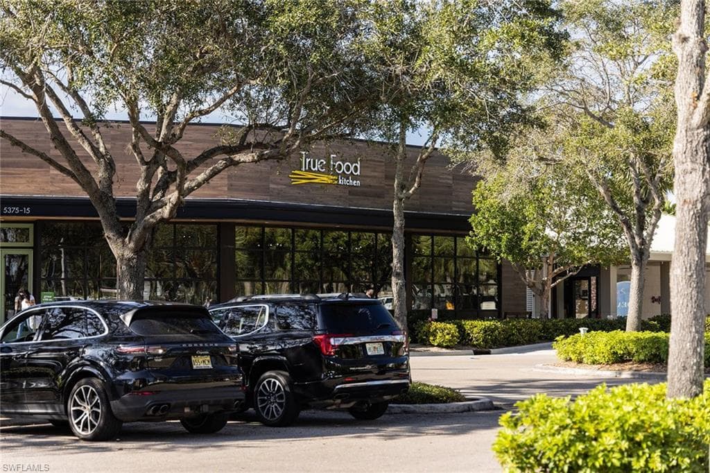 6835 San Marino Dr 809a, Naples, FL 34108-35