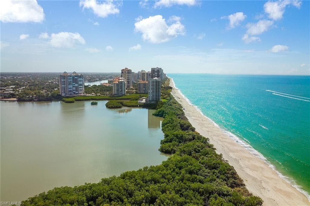 6835 San Marino Dr 809a, Naples, FL 34108-40