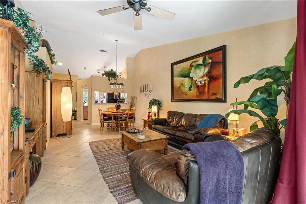 6665 Huntington Lakes Cir 202, Naples, FL 34119-4