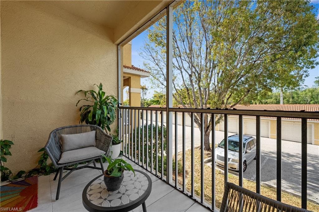 4720 Saint Croix Ln 128, Naples, FL 34109-20
