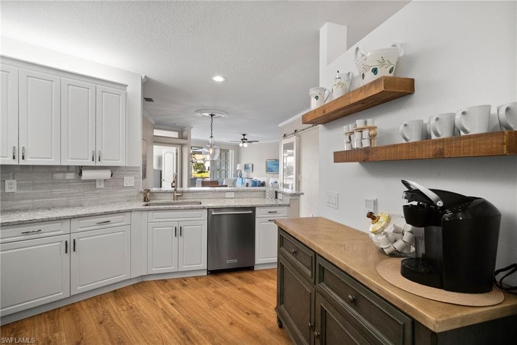 8355 Excalibur Cir L3, Naples, FL 34108-10