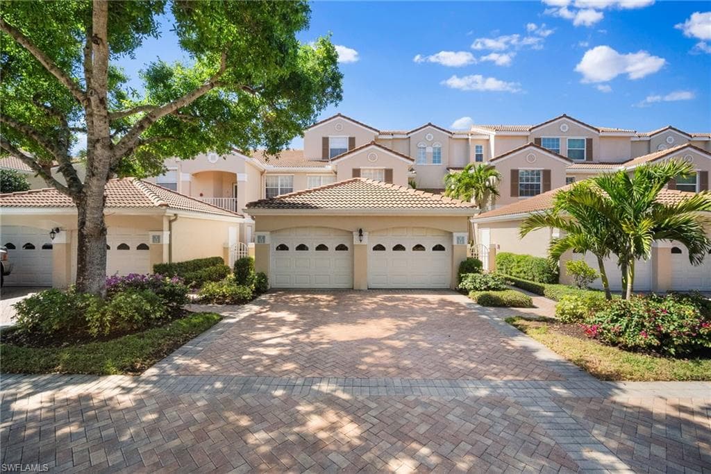 8355 Excalibur Cir L3, Naples, FL 34108-23