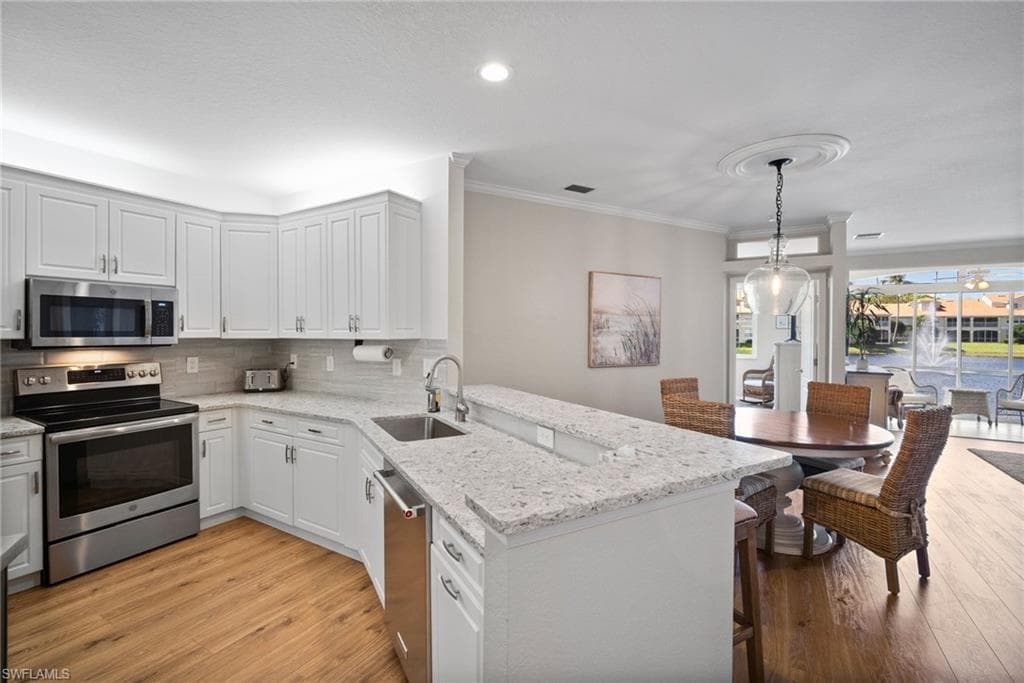 8355 Excalibur Cir L3, Naples, FL 34108-7
