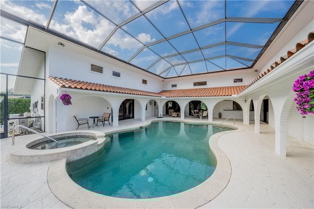 132 Palmetto Dunes Cir, Naples, FL 34113-5