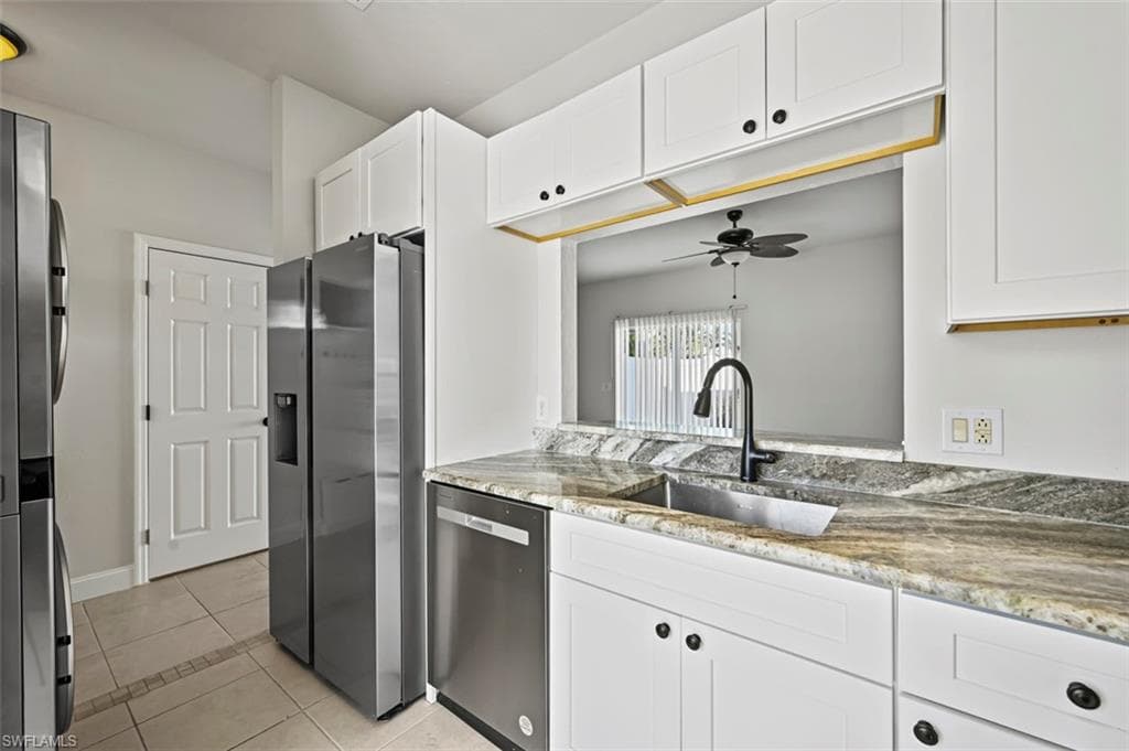 6111 Lake Front Dr, Fort Myers, FL 33908-1