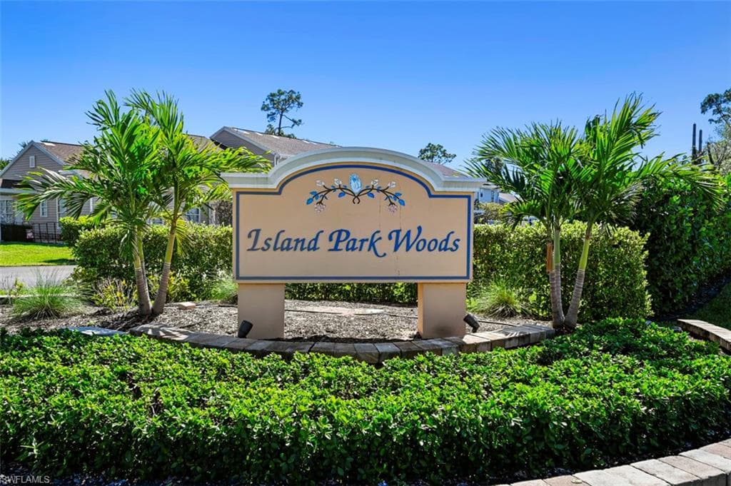 6111 Lake Front Dr, Fort Myers, FL 33908-21