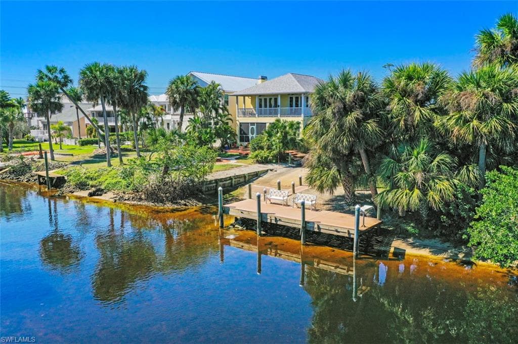 6111 Lake Front Dr, Fort Myers, FL 33908-23