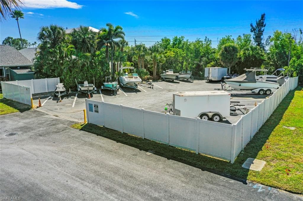 6111 Lake Front Dr, Fort Myers, FL 33908-24
