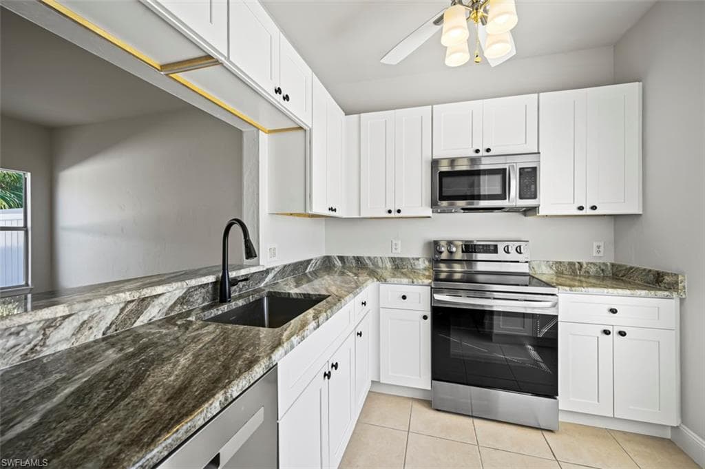 6111 Lake Front Dr, Fort Myers, FL 33908-3