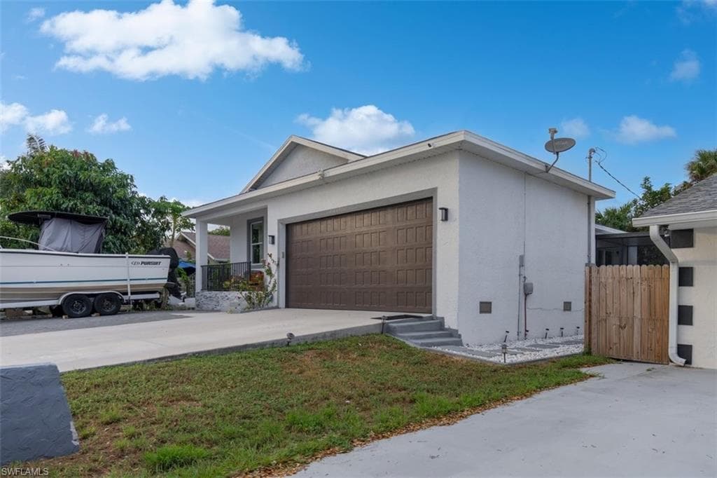 11661 Chapman Ave, Bonita Springs, FL 34135-2