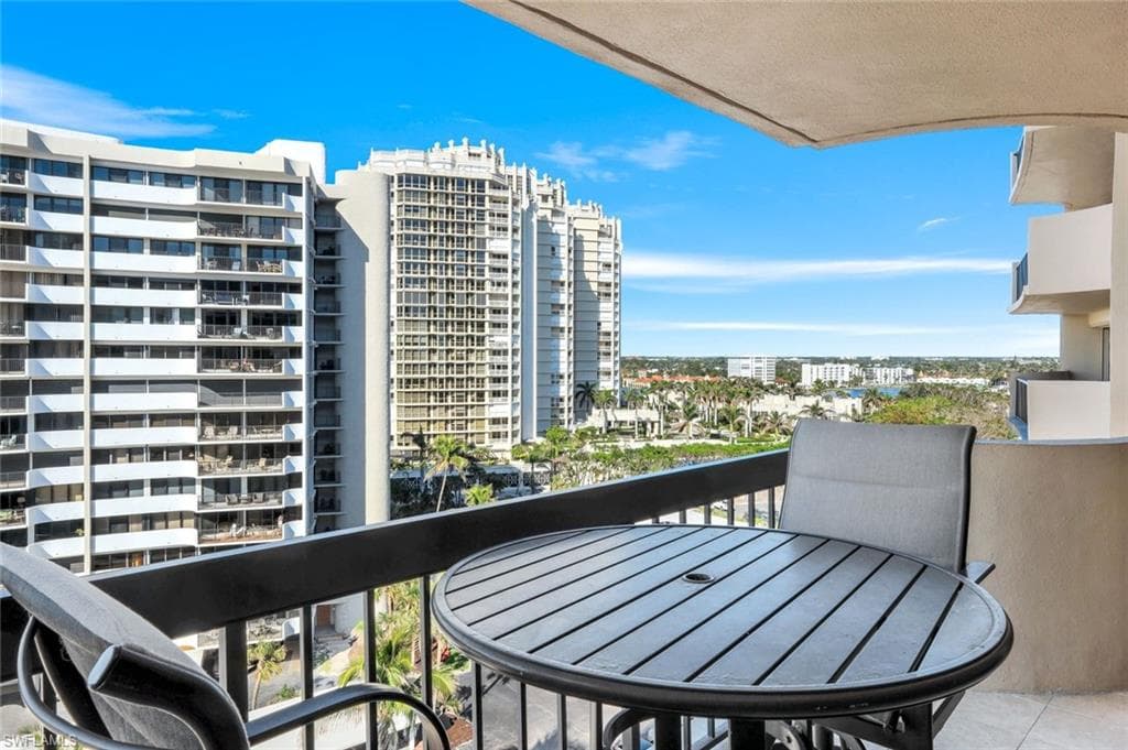 4001 Gulf Shore Blvd N 902, Naples, FL 34103-19