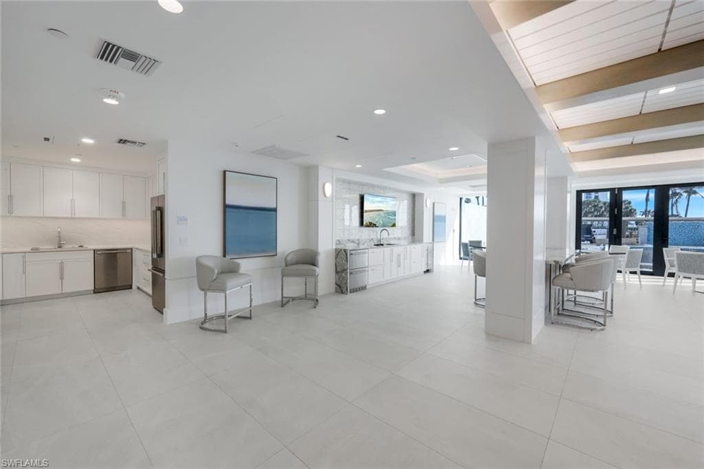 4001 Gulf Shore Blvd N 902, Naples, FL 34103-33