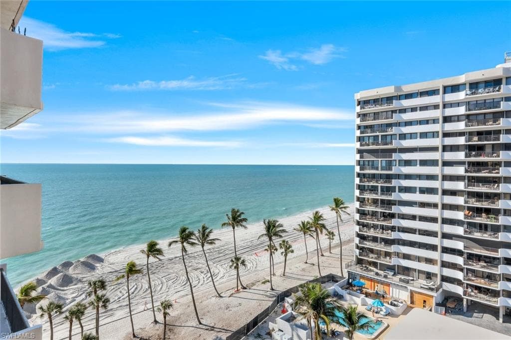 4001 Gulf Shore Blvd N 902, Naples, FL 34103-35