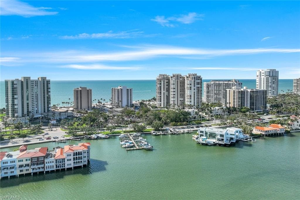4001 Gulf Shore Blvd N 902, Naples, FL 34103-38