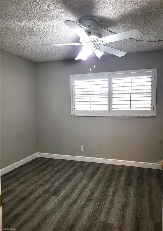 900 8th Ave S 204, Naples, FL 34102-5