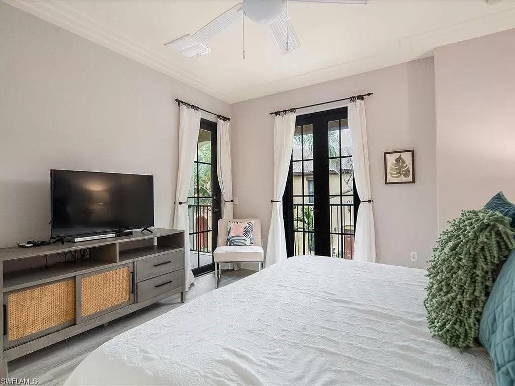 9163 Delano St 10004, Naples, FL 34113-11