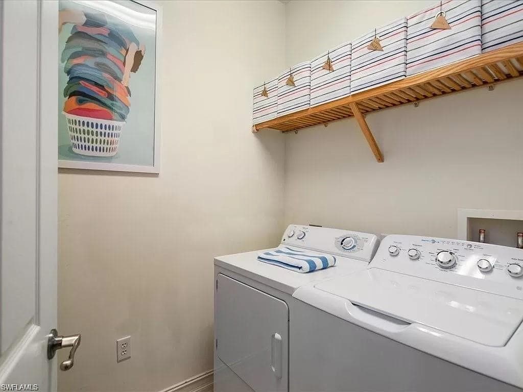 9163 Delano St 10004, Naples, FL 34113-17