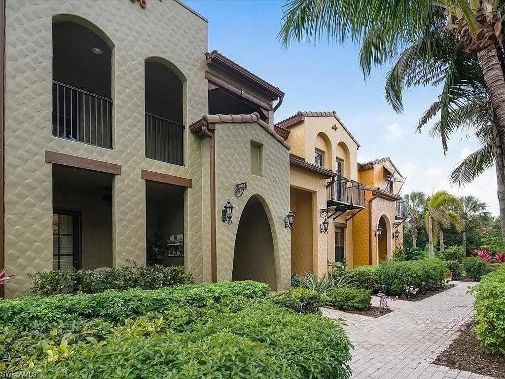 9163 Delano St 10004, Naples, FL 34113-1