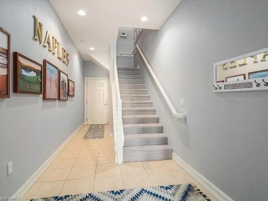 9163 Delano St 10004, Naples, FL 34113-3