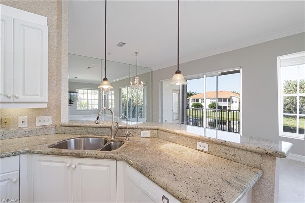 934 Egrets Run 204, Naples, FL 34108-10