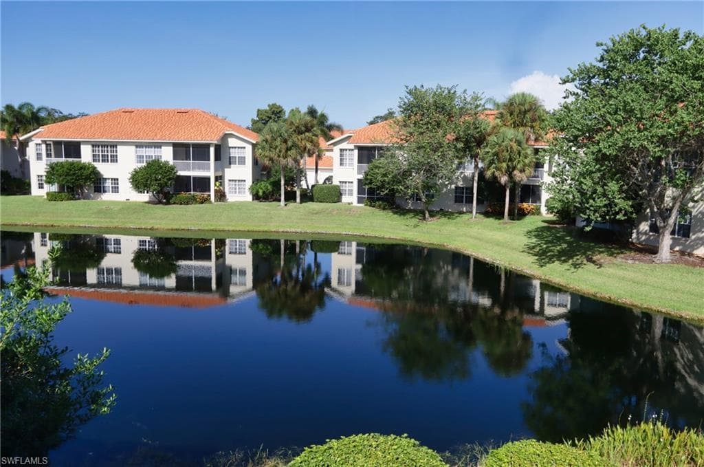 934 Egrets Run 204, Naples, FL 34108-1