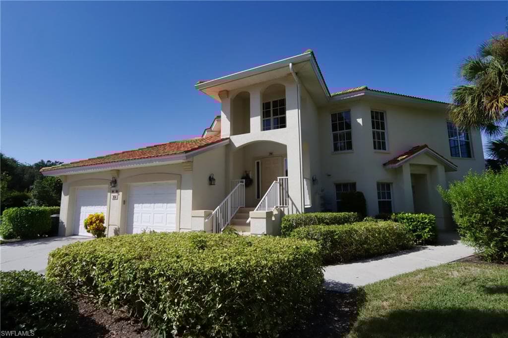 934 Egrets Run 204, Naples, FL 34108-4