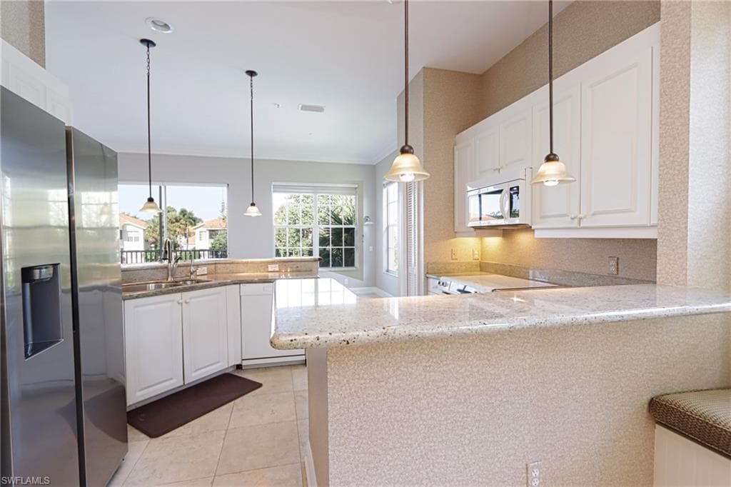 934 Egrets Run 204, Naples, FL 34108-8