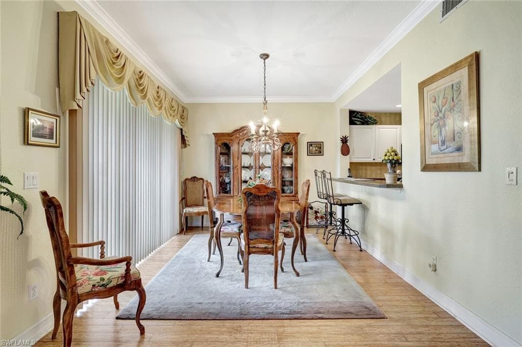 800 Diamond Cir NE 805, Naples, FL 34110-14